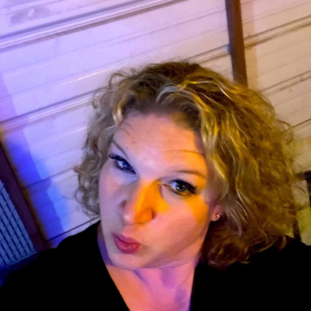 Meet your Posher, Shana